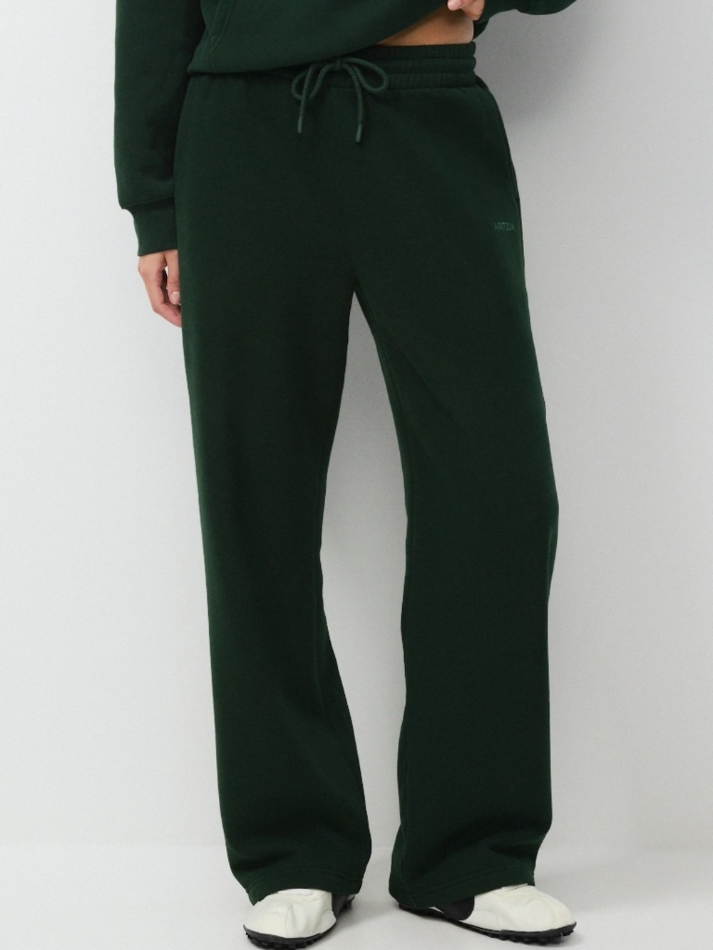 TNA Cozy Sweatfleece Boyfriend Sweatpant — Green | XS